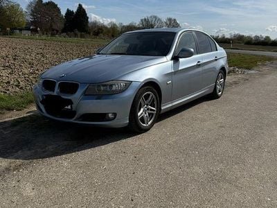 Gebraucht BMW 318 143 PS (105 kW) 2009 Silber Limousine