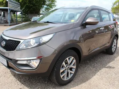 Gebraucht Kia Sportage Vision 166 PS (122 kW) 2015 (d5u) sandbeige met. SUV