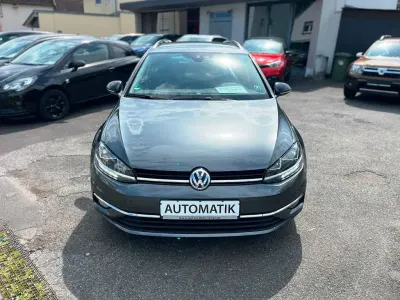 Gebraucht VW Golf VII IQ Drive 116 PS (85 kW) 2019 Indiumgrau metallic Kombi