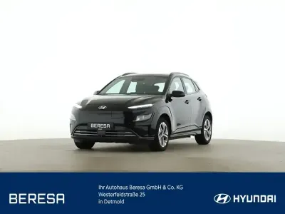 Gebraucht Hyundai Kona Select 100 kW (136 PS) 2023 Schwarz SUV