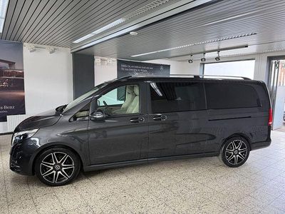 Usata Mercedes V300 AMG 237 CV (174 kW) 2023 Grigio Monovolume