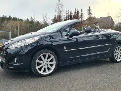 Gebraucht Peugeot 207 CC Roland Garros 120 PS (88 kW) 2010 Schwarz Cabrio