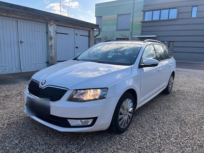 Gebraucht Skoda Octavia 105 PS (77 kW) 2014 Weiß Kleinwagen