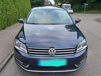 Blau Gebraucht 2014 VW Passat Limousine | 7.400 € (Fairer Preis)