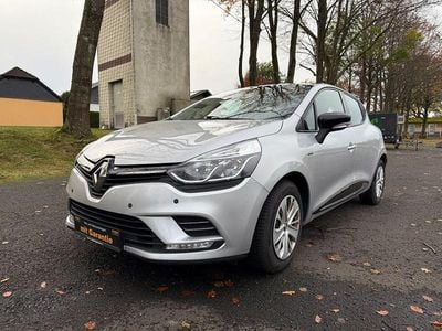 Grau Gebraucht 2019 Renault Clio IV Limousine | 9.690 € (Fairer Preis)