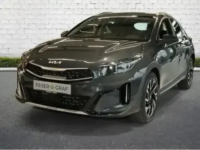 Neu Kia XCeed 150 PS (110 kW) 2026 Pentametal grau SUV