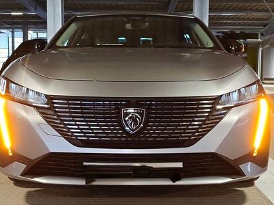 Grau Gebraucht 2022 Peugeot 308 Allure Limousine | 16.500 € (Etwas zu teuer)