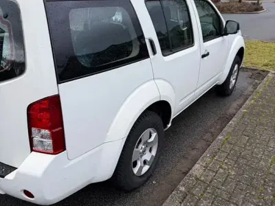 Gebraucht Nissan Pathfinder XE 190 PS (139 kW) 2011 Weiß SUV