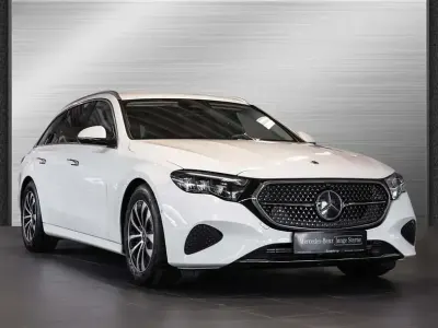 Gebraucht Mercedes E220 Avantgarde 205 PS (150 kW) 2025 Weiß Limousine