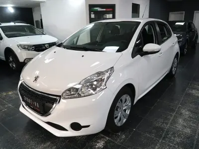 Gebraucht Peugeot 208 Active 68 PS (50 kW) 2015 Blanc banquise Kleinwagen