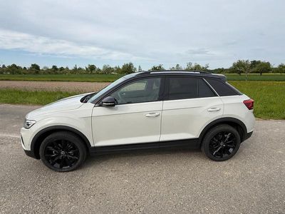 Käytetty VW T-Roc Style 101 HP (74 kW) 2024 Harmaa Katumaasturi