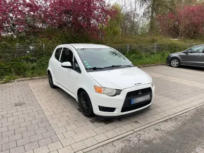 Gebraucht Mitsubishi Colt Inform 75 PS (55 kW) 2009 Weiß Kleinwagen