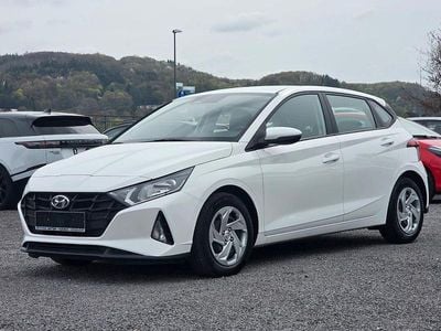 Gebraucht Hyundai i20 Pure 84 PS (61 kW) 2022 Weiß Kleinwagen