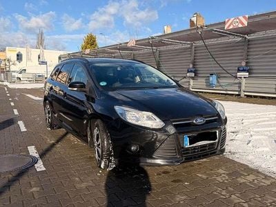 Schwarz Gebraucht 2011 Ford Focus Trend Kombi | 3.250 € (Etwas zu teuer)
