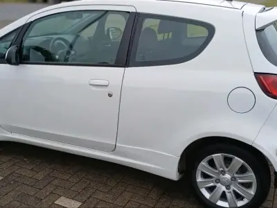 Gebraucht Mitsubishi Colt 75 PS (55 kW) 2012 Weiß Kleinwagen