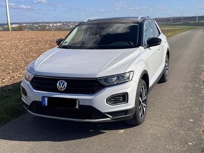 Second-hand VW T-Roc Style 150 CP (110 kW) 2019 Alb SUV
