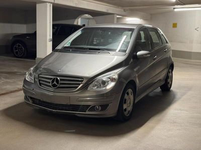 Mercedes B180