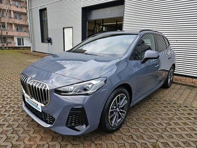 Neu BMW 218 M Sport 136 PS (100 kW) 2025 Grau Van / Kleinbus