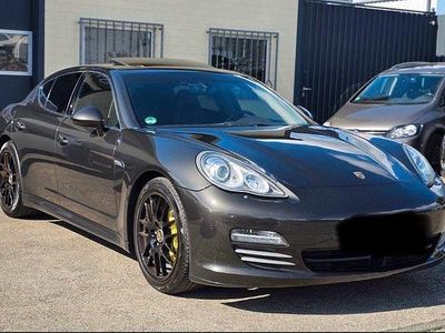 Porsche Panamera 4S