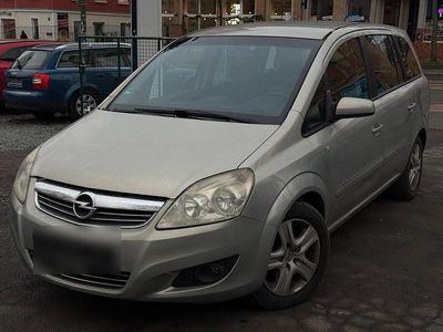 Silber Gebraucht 2008 Opel Zafira Van / Kleinbus | 1.999 € (Fairer Preis)