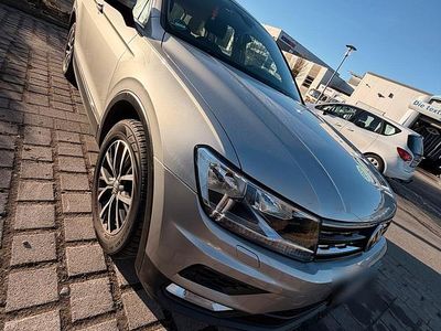 Second-hand VW Tiguan 150 CP (110 kW) 2017 Argintiu SUV