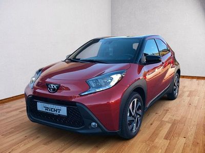Gebraucht Toyota Aygo X Team 72 PS (52 kW) 2024 Rot SUV