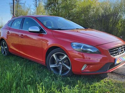 Gebraucht Volvo V40 R-Design 150 PS (110 kW) 2014 Passion red solid / solid Kombi