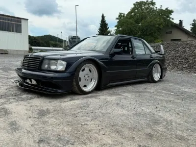 Gebraucht Mercedes 190 116 PS (85 kW) 1989 Blau Limousine