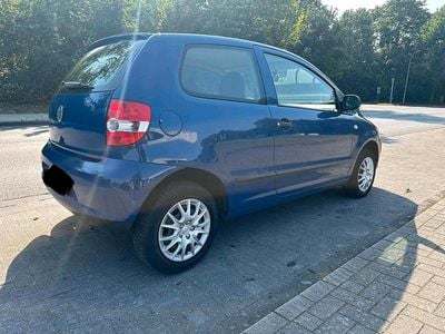 Gebraucht VW Fox 54 PS (39 kW) 2005 Blau Kleinwagen
