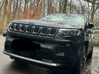 Gebraucht Jeep Compass 131 PS (96 kW) 2024 Schwarz SUV