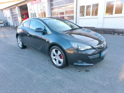 Używany Opel Astra GTC OPC 120 KM (88 kW) 2012 Czarny Coupe