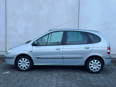 Gebraucht Renault Scénic II Expression 139 PS (102 kW) 2003 Silber Van / Kleinbus
