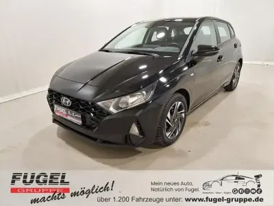 Gebraucht Hyundai i20 Trend 120 PS (88 kW) 2023 Phantom black / met Kleinwagen