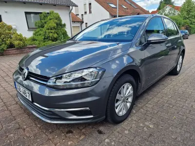 Gebraucht VW Golf VII Comfortline 110 PS (80 kW) 2018 Grau Limousine