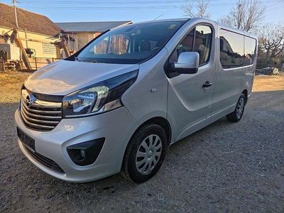 Silber Gebraucht 2017 Opel Vivaro Van / Kleinbus | 11.200 € (Fairer Preis)