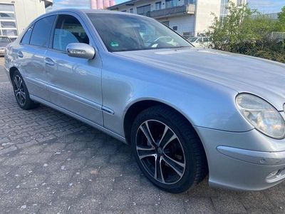 Mercedes E200