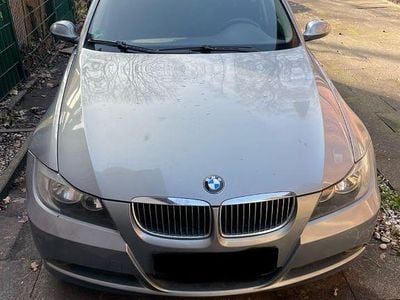 Gebraucht BMW 325 218 PS (160 kW) 2005 Silber Limousine