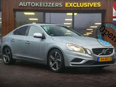 Gebraucht Volvo S60 R-Design 150 PS (110 kW) 2012 Electric silver (477) Limousine
