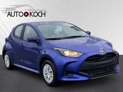 Blau Neu 2025 Toyota Yaris Hybrid Business Edition Limousine | 23.640 € (Guter Preis)