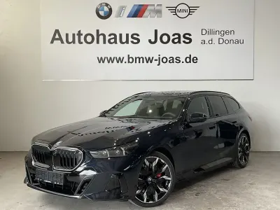 Neu BMW 550e Performance 489 PS (359 kW) 2026 Schwarz Limousine