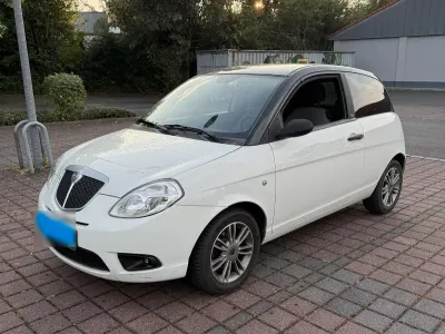 Gebraucht Lancia Ypsilon 60 PS (44 kW) 2009 Weiß Kleinwagen