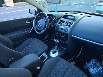 Gelb Gebraucht 2008 Renault Mégane II Limousine | 2.800 € (Etwas zu teuer)