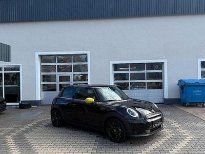 Second-hand Mini Cooper SE 135 kW (184 CP) 2022 Negru Hatchback