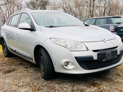 Gebraucht 2013 Renault Mégane GrandTour Kombi | 2.000 € (Fairer Preis)
