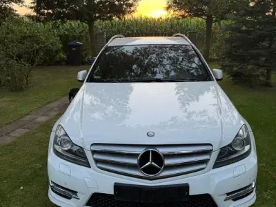 Gebraucht Mercedes C220 Avantgarde 170 PS (125 kW) 2014 Weiß Kombi