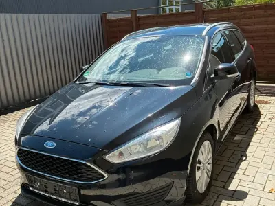Gebraucht Ford Focus 101 PS (74 kW) 2017 Schwarz Kombi