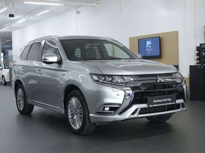 gebraucht Mitsubishi Outlander P-HEV Intro Edi. 4WD AHK/1.HAND !