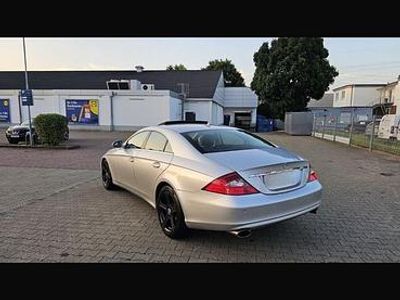 Silber Gebraucht 2006 Mercedes CLS350 Limousine | 6.000 €