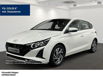 Gebraucht Hyundai i20 Trend 101 PS (74 kW) 2025 Atlas white / sol Kleinwagen