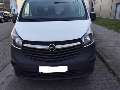 Gebraucht Opel Vivaro 95 PS (69 kW) 2016 Weiß Van / Kleinbus